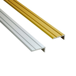 Profilé d'escalier aluminium ondulé équerre argent 25x10 collé